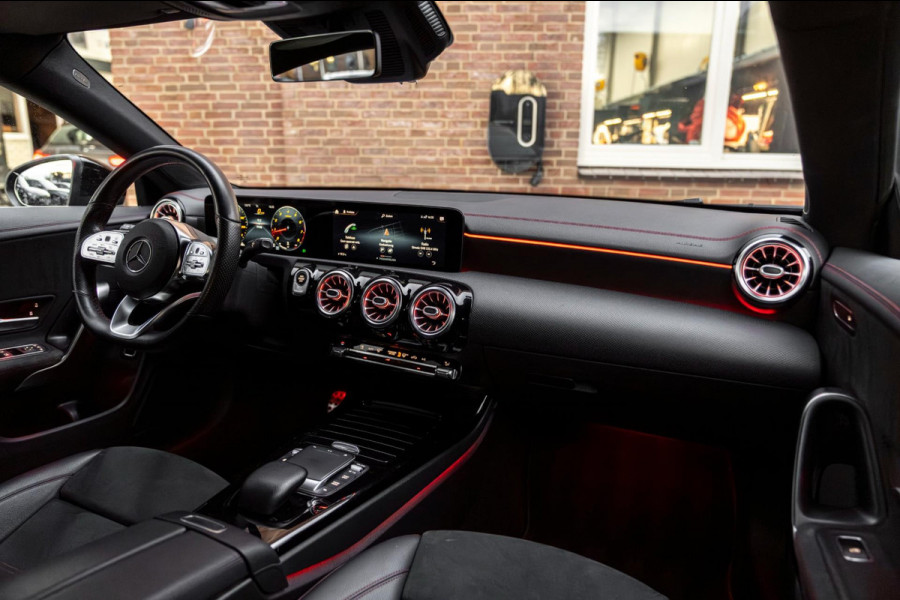 Mercedes-Benz CLA-Klasse 200 163 PK Aut. AMG Night Pakket 360 Camera Pano Sfeerverlichting 18''