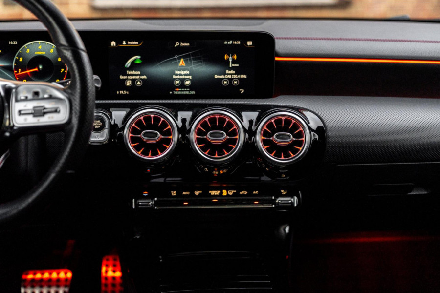 Mercedes-Benz CLA-Klasse 200 163 PK Aut. AMG Night Pakket 360 Camera Pano Sfeerverlichting 18''