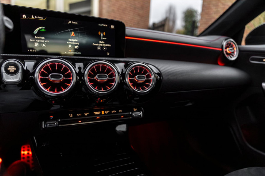 Mercedes-Benz CLA-Klasse 200 163 PK Aut. AMG Night Pakket 360 Camera Pano Sfeerverlichting 18''