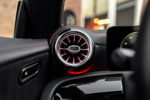 Mercedes-Benz CLA-Klasse 200 163 PK Aut. AMG Night Pakket 360 Camera Pano Sfeerverlichting 18''