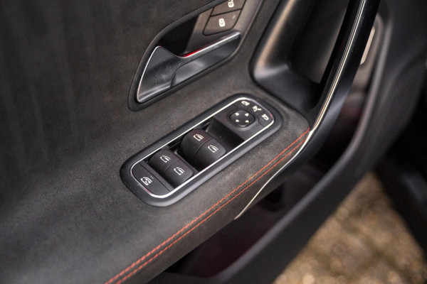 Mercedes-Benz CLA-Klasse 200 163 PK Aut. AMG Night Pakket 360 Camera Pano Sfeerverlichting 18''