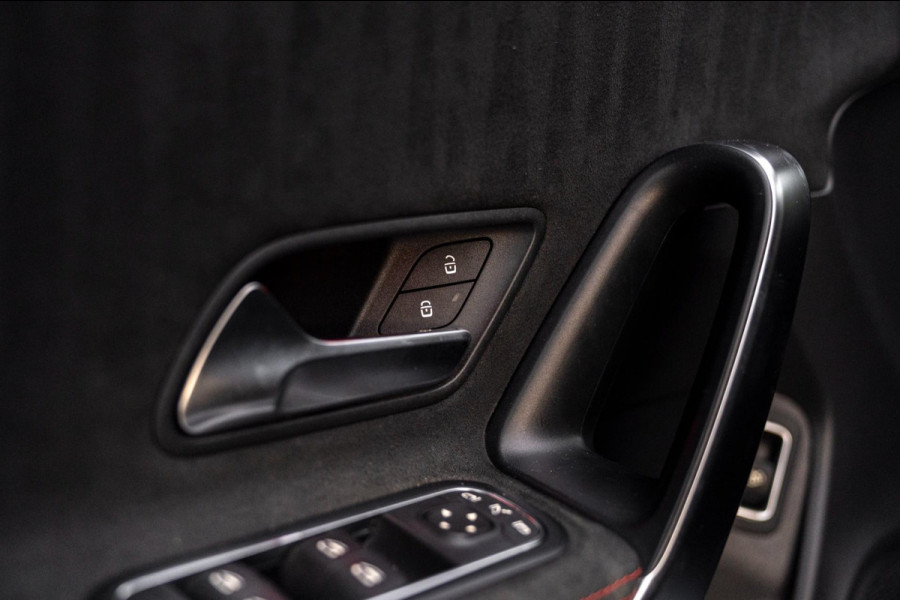 Mercedes-Benz CLA-Klasse 200 163 PK Aut. AMG Night Pakket 360 Camera Pano Sfeerverlichting 18''