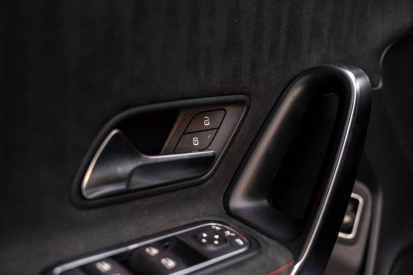 Mercedes-Benz CLA-Klasse 200 163 PK Aut. AMG Night Pakket 360 Camera Pano Sfeerverlichting 18''