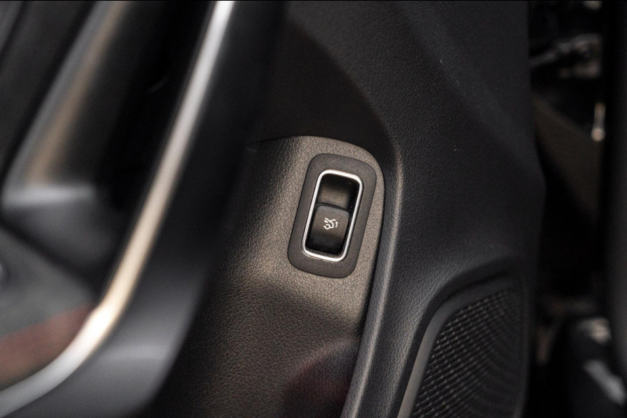 Mercedes-Benz CLA-Klasse 200 163 PK Aut. AMG Night Pakket 360 Camera Pano Sfeerverlichting 18''