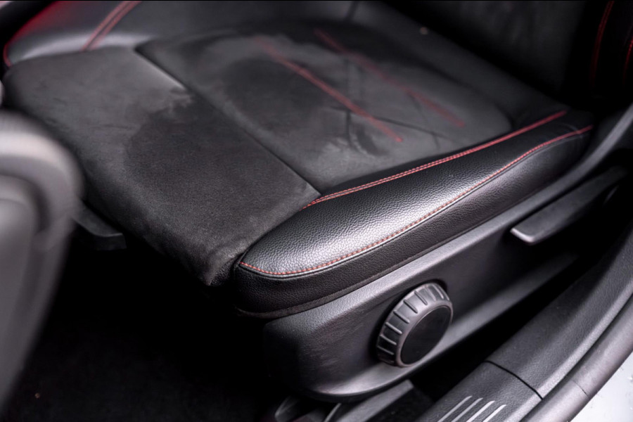 Mercedes-Benz CLA-Klasse 200 163 PK Aut. AMG Night Pakket 360 Camera Pano Sfeerverlichting 18''