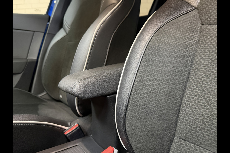 Renault Clio 1.3 TCe 130pk | Edition One | Groot Navi | Bose | 360 | Blindspot | Stoel & Stuur verwarming | 17"| 100% Onderhouden!