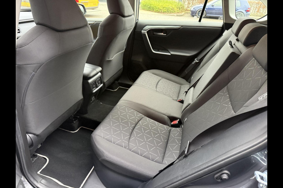 Toyota RAV4 2.5 Hybrid AWD Business