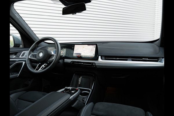 BMW X1 sDrive18i M-Sport - Pano - Trekhaak - ACC - Memoryzetel - Harman Kardon