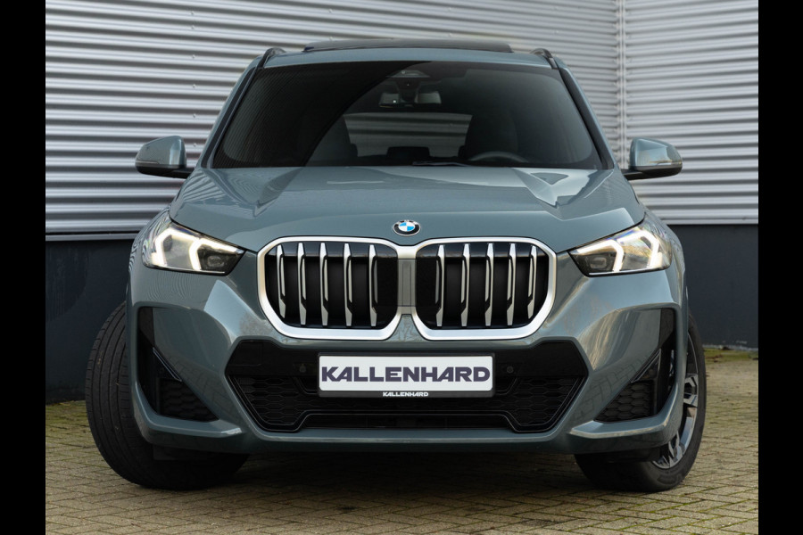 BMW X1 sDrive18i M-Sport - Pano - Trekhaak - ACC - Memoryzetel - Harman Kardon