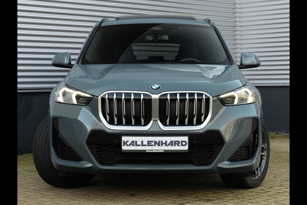BMW X1 sDrive18i M-Sport - Pano - Trekhaak - ACC - Memoryzetel - Harman Kardon