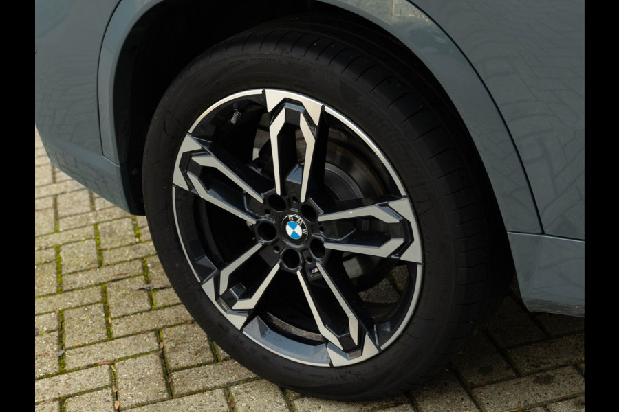BMW X1 sDrive18i M-Sport - Pano - Trekhaak - ACC - Memoryzetel - Harman Kardon
