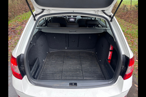 Škoda Octavia Combi 1.0 TSI Greentech Ambition Business | DSG + Navi + Cruise Nu € 10.950,-!!!