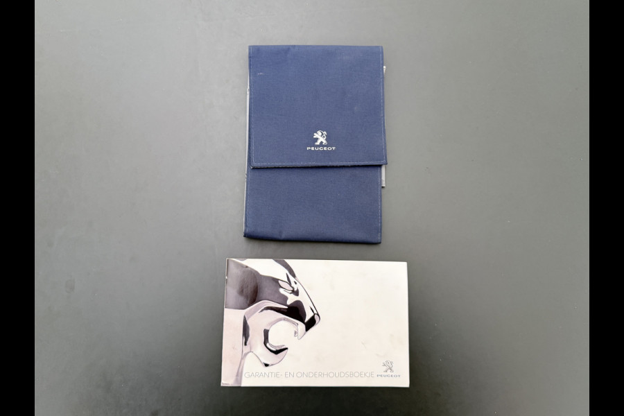 Peugeot 208 1.2I 101PK Pano-Dak Navi Ecc Apple Carplay Android Auto Cruise Control Pdc Allure Bluetooth Isofix Lmv 17" Led Privacy Glas Keyless Rijstrooksensor 1e Eigenaar Origineel Nederlandse Auto Nieuwprijs  €24.923,-