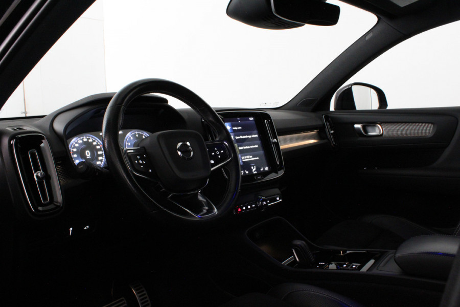 Volvo XC40 1.5 T3 R-Design > 163pk/Trekhaak (Afnb)/20 inch/ all season banden