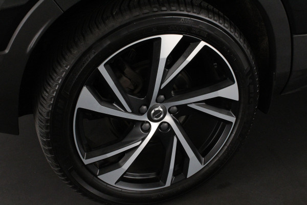 Volvo XC40 1.5 T3 R-Design > 163pk/Trekhaak (Afnb)/20 inch/ all season banden