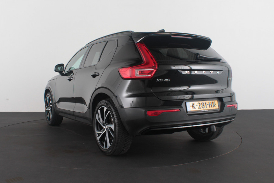 Volvo XC40 1.5 T3 R-Design > 163pk/Trekhaak (Afnb)/20 inch/ all season banden