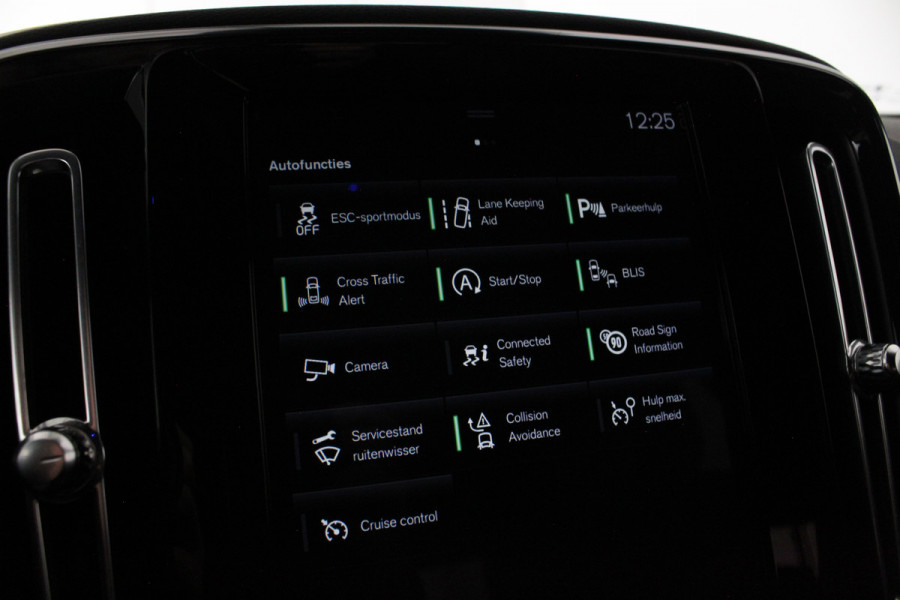 Volvo XC40 1.5 T3 R-Design > 163pk/Trekhaak (Afnb)/20 inch/ all season banden