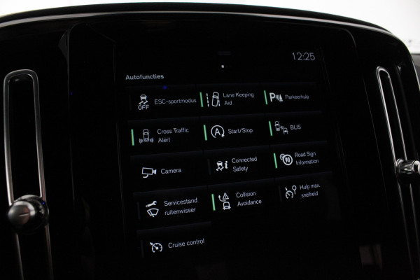 Volvo XC40 1.5 T3 R-Design > 163pk/Trekhaak (Afnb)/20 inch/ all season banden