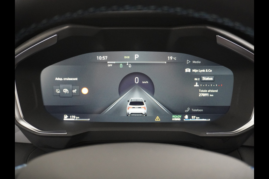 Lynk & Co 01 AUT-7 261pk PHEV Zwarte-Hemel Pano-Schuifdak Lmv 20" 360°Camera Apple Carplay Android Auto Adap.Cruise Navi Pdc Ecc Keyless Led  Elek.Memory.Stoel File assistent Dodehoek detector Elektrisch bedienbare achterklep Rijstrooksensor Wifi Verkeersbord detectie 425Nm koppel 3,7kw laadvermogen 1.800KG-Trekvermogen! €44.880 Nieuwprijs 1e Eigenaar Origineel NLse auto!