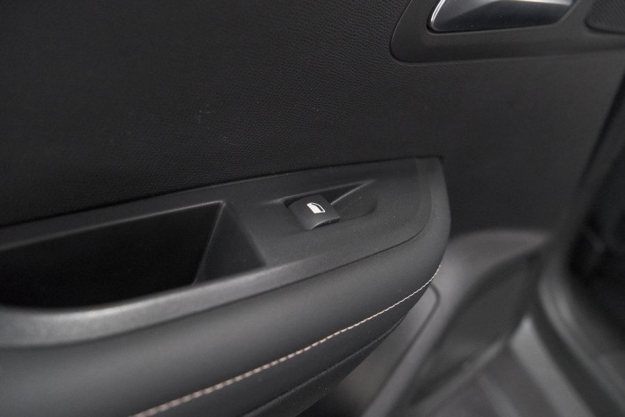 Peugeot 2008 PureTech 100 Allure | Camera | Navigatie | Parkeersensoren | Apple Carplay