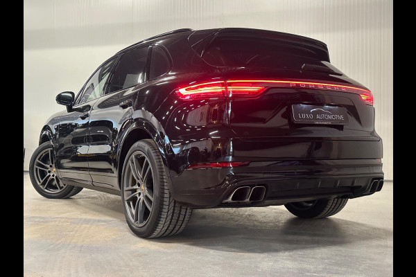 Porsche Cayenne 4.0 Turbo | NAP | SPORT CHRONO | PANO | KERAMISCH | TREKHAAK