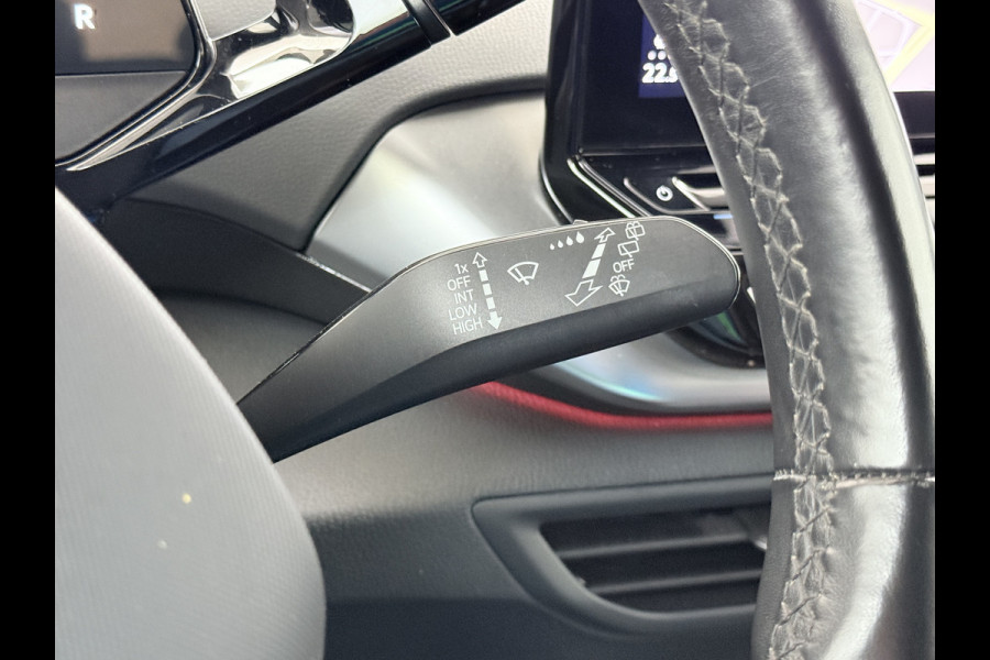 Volkswagen ID.4 Max 77kWh W-pomp Trekhaak Camera Lmv 20" Adap.Cruise + stop&go Apple Carplay Android Auto Navi Ecc Pdc SOH 92% Led Privacy Glas DAB File assistent Matrix Led Keyless Origineel Nederlandse Auto