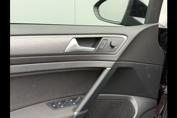 Volkswagen Golf 1.5 TSI ACT 130pk | Pano dak | Full Led