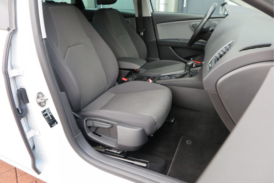 Seat ✅ Leon ST 1.0 116pk DSG EcoTSI Style Business Intense Keyless, LED, Navi , Full-link , PDC voor & achter,Cruise control, DAB+ etc..