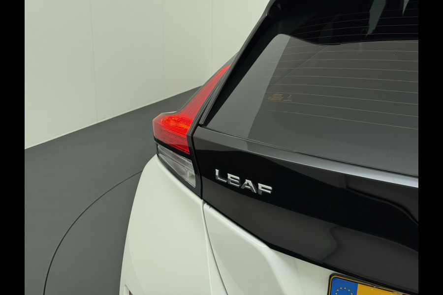 Nissan Leaf Acenta 40kWh Navi Camera Adap.Cruise Apple Carplay Android Ecc SOH 88% DAB Stuur-Stoel-Achterbankverwarming Lmv Privacy Glas Rijstrooksensor Origineel Nederlandse Auto 1e Eigenaar