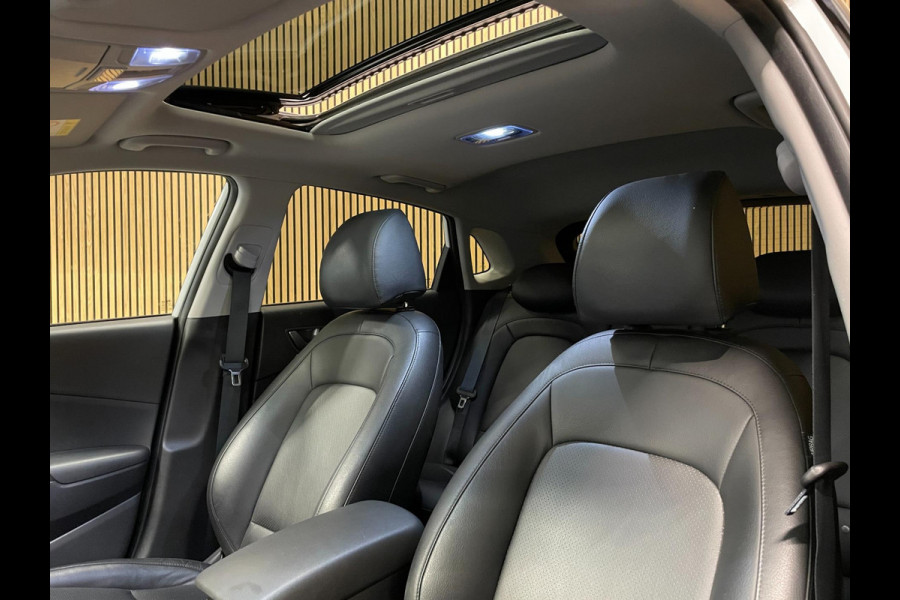 Hyundai Kona EV Fashion 64 kWh|FACELIFT|3-FASE|LEDER|DAKJE|HEAD-UP|ACC|CAMERA|CARPLAY|NAVI|NL- AUTO|NAP|INCL. BTW|1e EIG.|