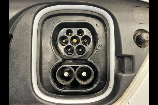 Hyundai Kona EV Fashion 64 kWh|FACELIFT|3-FASE|LEDER|DAKJE|HEAD-UP|ACC|CAMERA|CARPLAY|NAVI|NL- AUTO|NAP|INCL. BTW|1e EIG.|