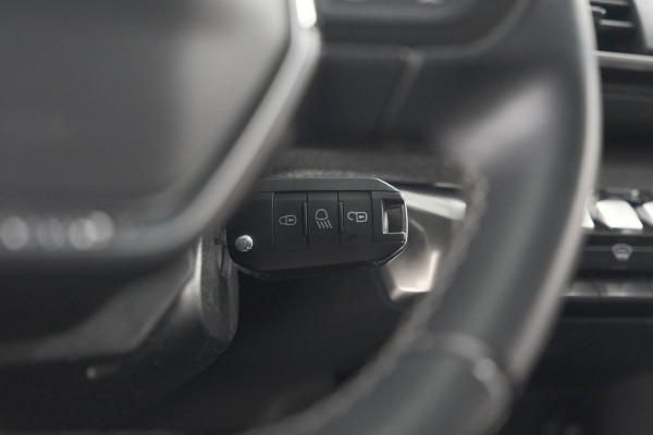 Peugeot 3008 PureTech 130 EAT8 GT Line | Trekhaak | Camera | Navigatie | Apple Carplay | Parkeersensoren