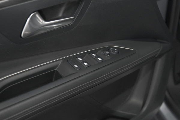 Peugeot 3008 PureTech 130 EAT8 GT Line | Trekhaak | Camera | Navigatie | Apple Carplay | Parkeersensoren