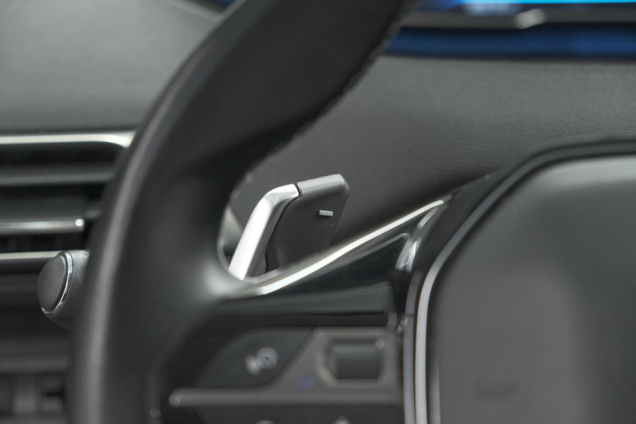 Peugeot 3008 PureTech 130 EAT8 GT Line | Trekhaak | Camera | Navigatie | Apple Carplay | Parkeersensoren