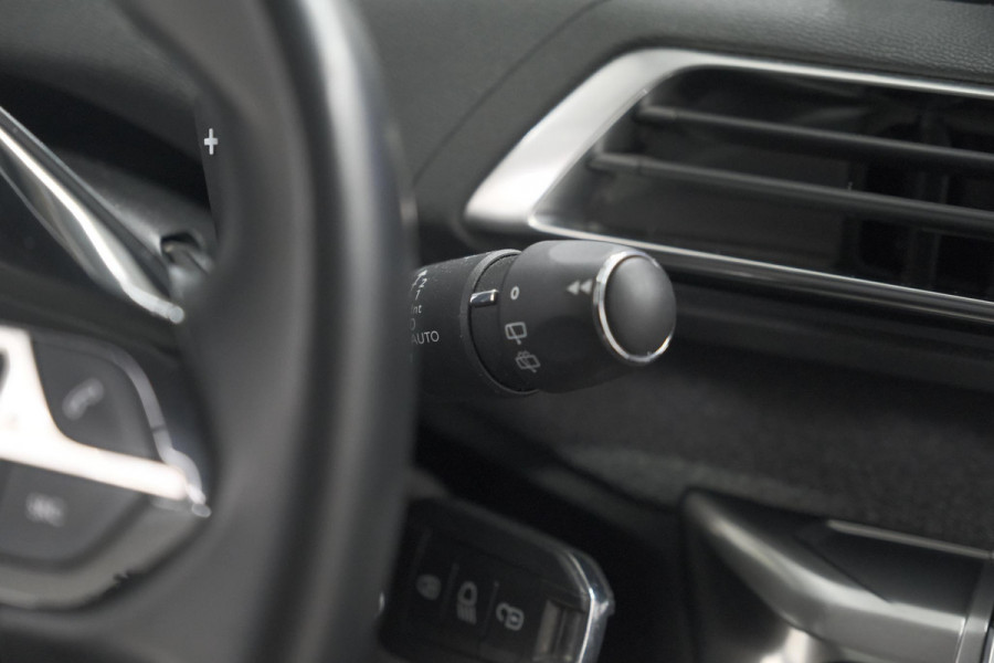 Peugeot 3008 PureTech 130 EAT8 GT Line | Trekhaak | Camera | Navigatie | Apple Carplay | Parkeersensoren