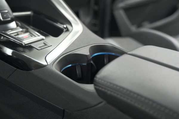 Peugeot 3008 PureTech 130 EAT8 GT Line | Trekhaak | Camera | Navigatie | Apple Carplay | Parkeersensoren