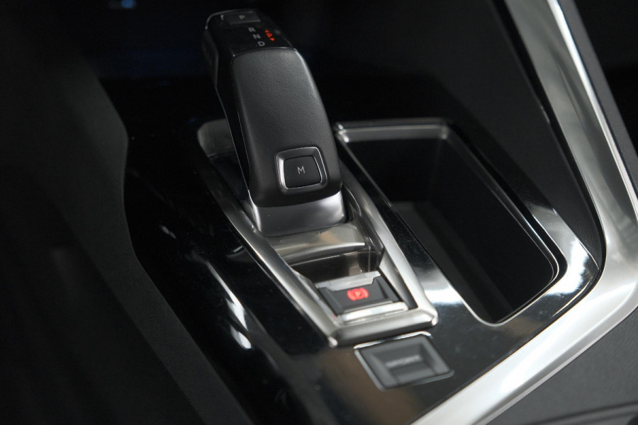 Peugeot 3008 PureTech 130 EAT8 GT Line | Trekhaak | Camera | Navigatie | Apple Carplay | Parkeersensoren