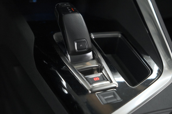 Peugeot 3008 PureTech 130 EAT8 GT Line | Trekhaak | Camera | Navigatie | Apple Carplay | Parkeersensoren