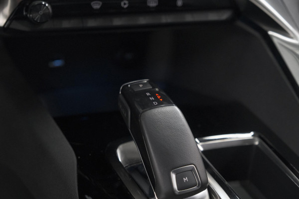Peugeot 3008 PureTech 130 EAT8 GT Line | Trekhaak | Camera | Navigatie | Apple Carplay | Parkeersensoren