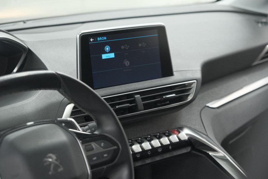 Peugeot 3008 PureTech 130 EAT8 GT Line | Trekhaak | Camera | Navigatie | Apple Carplay | Parkeersensoren