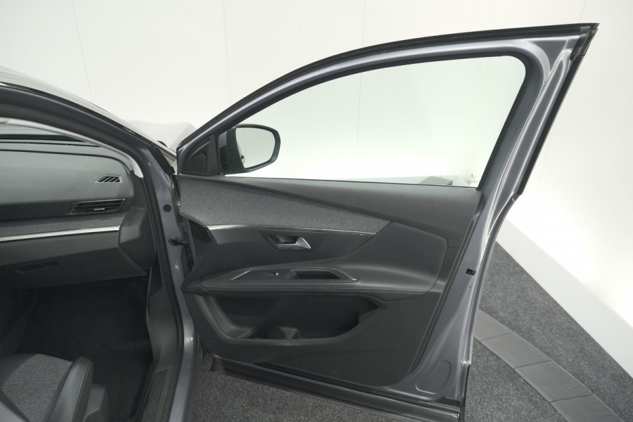 Peugeot 3008 PureTech 130 EAT8 GT Line | Trekhaak | Camera | Navigatie | Apple Carplay | Parkeersensoren