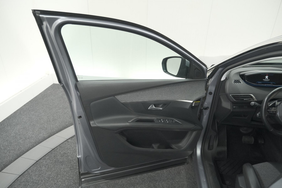Peugeot 3008 PureTech 130 EAT8 GT Line | Trekhaak | Camera | Navigatie | Apple Carplay | Parkeersensoren