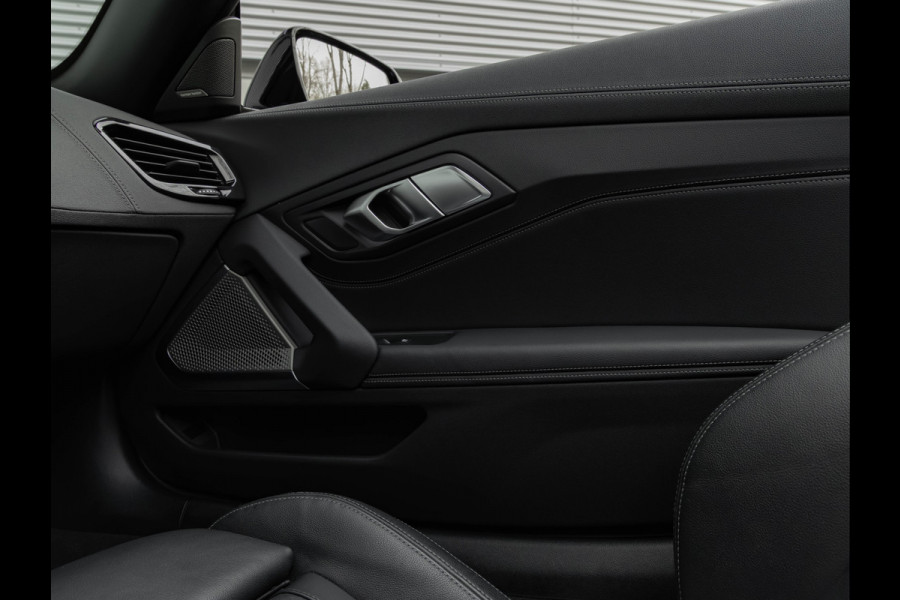 BMW Z4 Roadster sDrive20i M-Sport - Manual - M-Zetels - Harman Kardon - Stoelverwarming