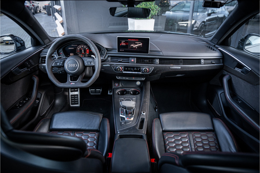 Audi RS4 Avant 2.9 TFSI quattro - Panorama | B&O | Carbon | Alcantara | Massage  | Memory