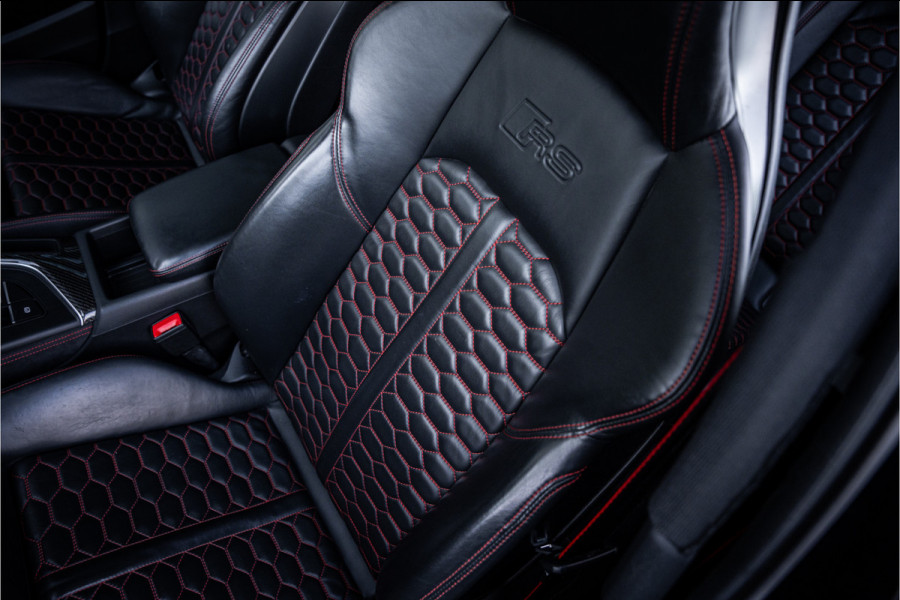 Audi RS4 Avant 2.9 TFSI quattro - Panorama | B&O | Carbon | Alcantara | Massage  | Memory