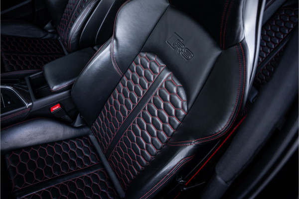 Audi RS4 Avant 2.9 TFSI quattro - Panorama | B&O | Carbon | Alcantara | Massage  | Memory