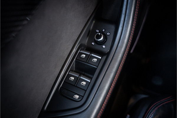 Audi RS4 Avant 2.9 TFSI quattro - Panorama | B&O | Carbon | Alcantara | Massage  | Memory