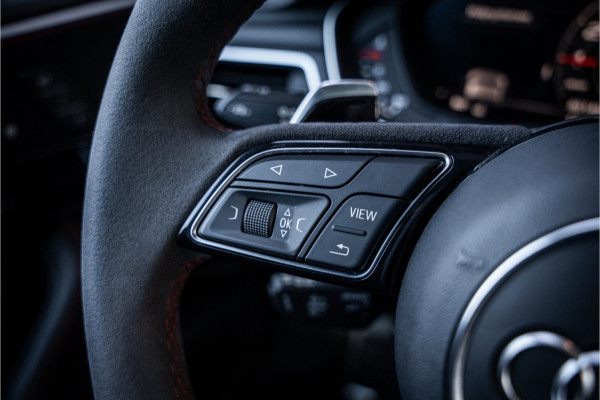 Audi RS4 Avant 2.9 TFSI quattro - Panorama | B&O | Carbon | Alcantara | Massage  | Memory