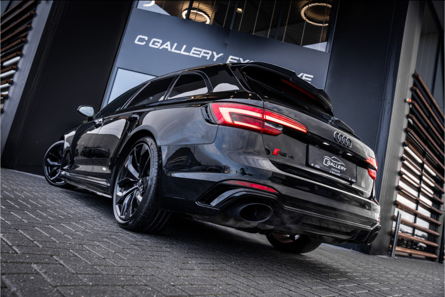 Audi RS4 Avant 2.9 TFSI quattro - Panorama | B&O | Carbon | Alcantara | Massage  | Memory
