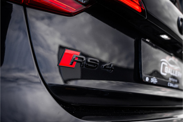 Audi RS4 Avant 2.9 TFSI quattro - Panorama | B&O | Carbon | Alcantara | Massage  | Memory